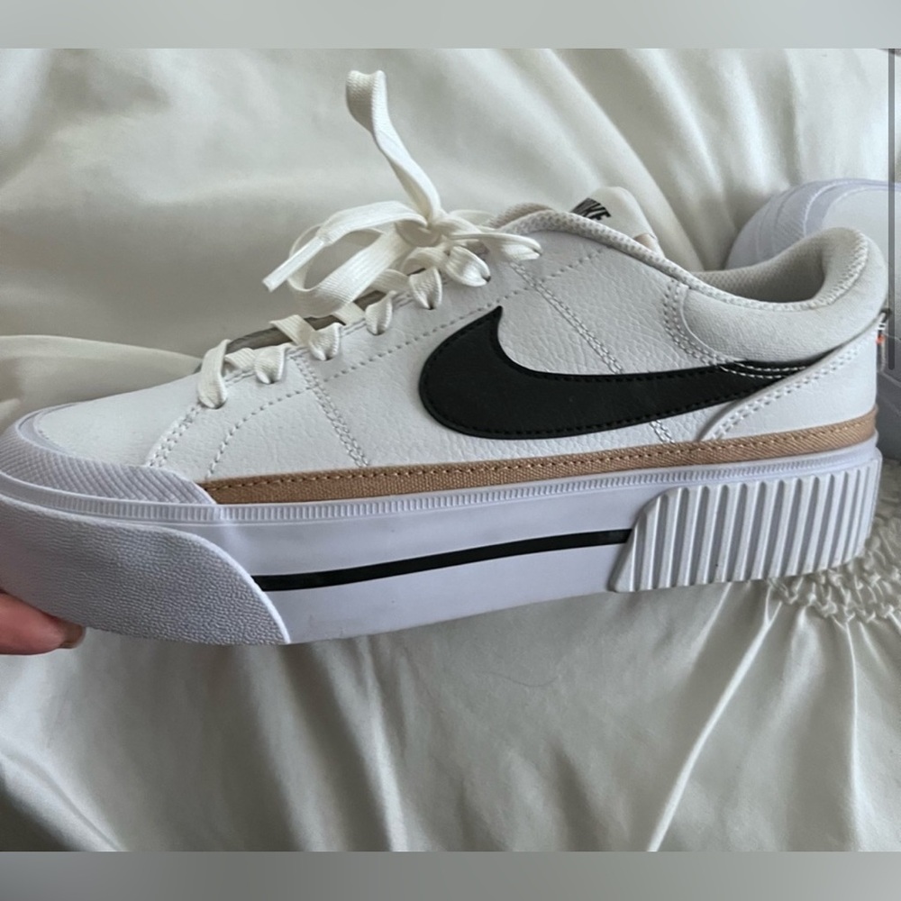 COPY - Nike Court Side Legacy Lift